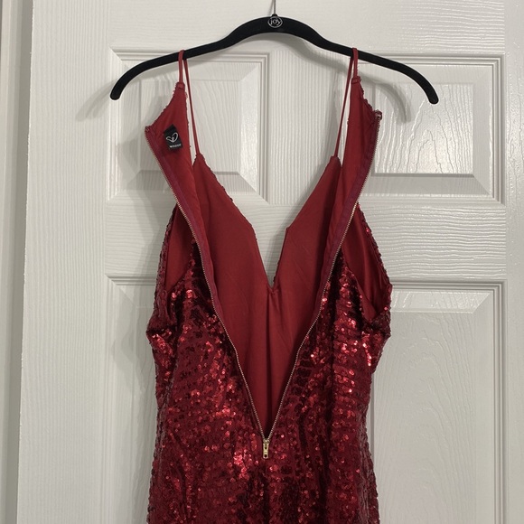 Windsor Sequin V Neck Mini Dress - Picture 5 of 6